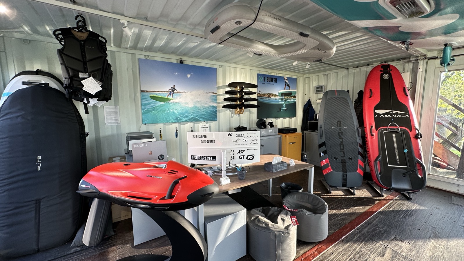 E-SURFER Shop & Showroom – Funkhaus Berlin