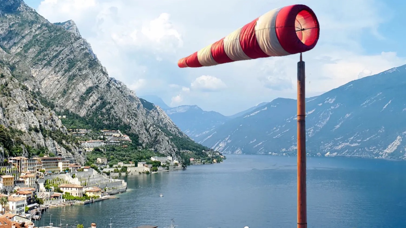 eFoil Lake Garda – by E-SURFER