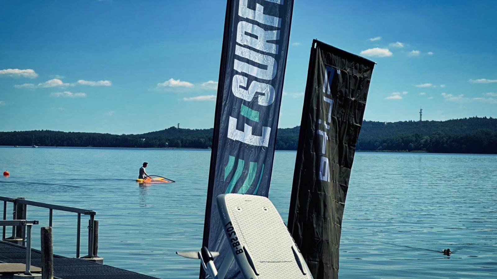 eFoil Schule Müggelsee – by E-SURFER